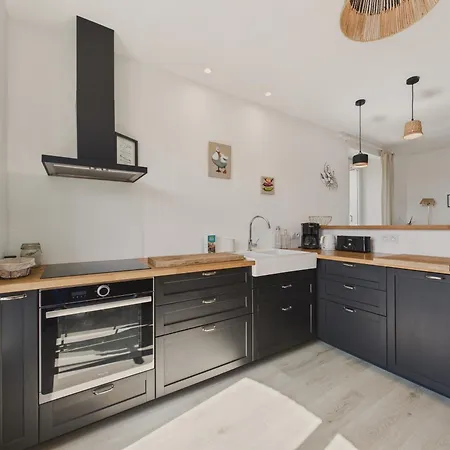 Maison Avec Jardin Pour 4 Adultes Et 2 Enfants *